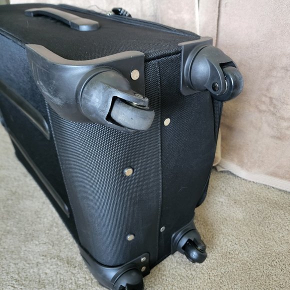 Black 4-Piece Heys Luggage - Used - Picture 10 of 12